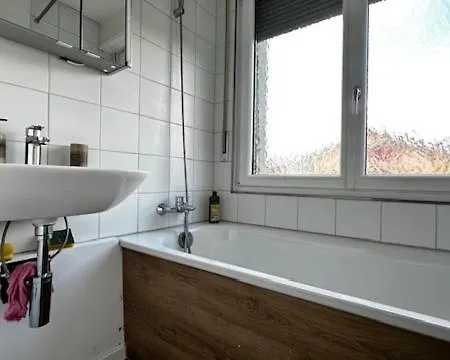 Enjoyed Prive Espaces Communs A Partager Habitación en casa particular Monthey